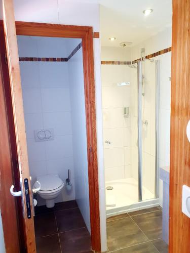 Koupelna v ubytování Logis Hôtel Les Peupliers