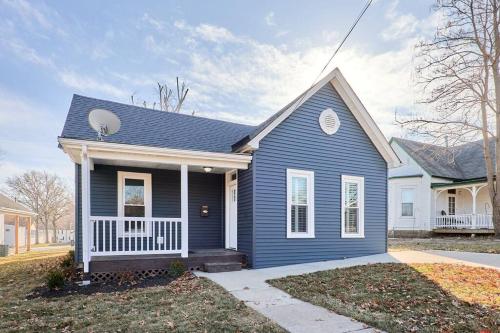 Afbeelding uit fotogalerij van The Blue House on Boone in Troy