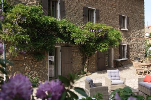 Gallery image of Un Jardin Secret in Yzeron