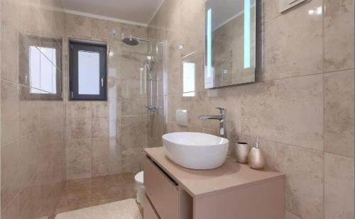 Et badeværelse på Villa Esmeralda II by SeeAdria Agency