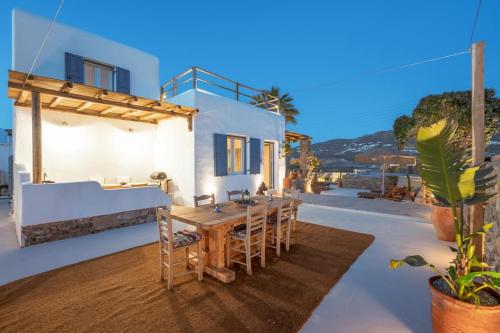 Palm Luxury Maisonette with Heated Private Jacuzzi