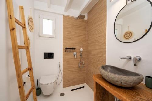 Palm Luxury Maisonette with Heated Private Jacuzzi