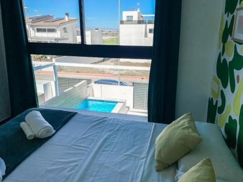 Ένα ή περισσότερα κρεβάτια σε δωμάτιο στο Fee4Me Villa with Pool on the Costa Blanca