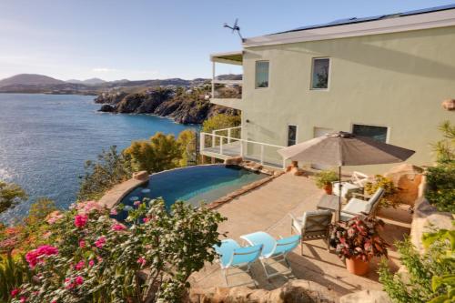 Sea La Vie - Waterfront St Thomas Escape with Pool