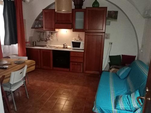 Kuchyň nebo kuchyňský kout v ubytování La Finestra sull'Etna