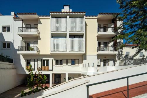 WHome Coastal Comfort: Apartment Retreat by the Sea