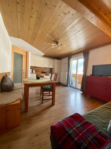 Χώρος καθιστικού στο Alpenchalet Basecamp Apartment 2