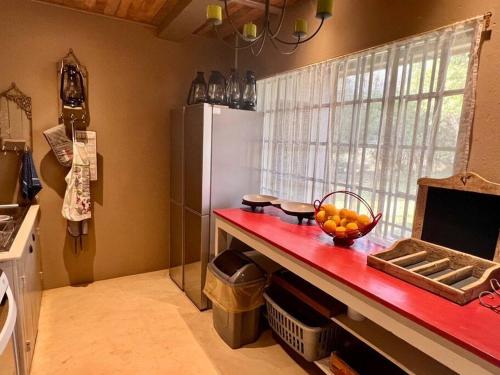 Η κουζίνα ή μικρή κουζίνα στο Rockey Mountain Bush lodge