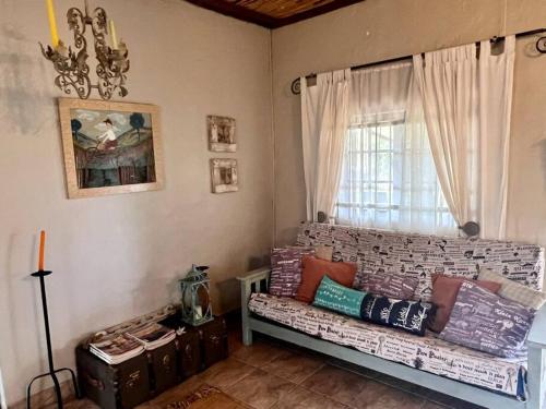Χώρος καθιστικού στο Rockey Mountain Bush lodge