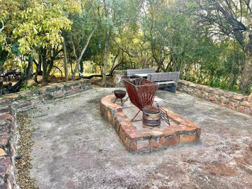 Κήπος έξω από το Rockey Mountain Bush lodge