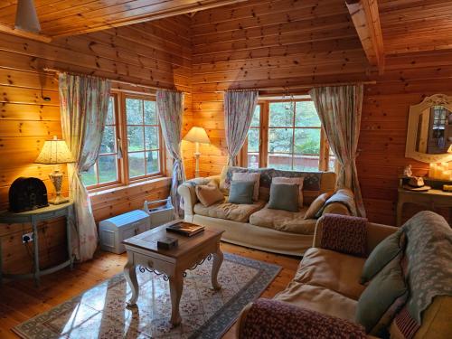 Gallery image of Forest Lodge Log Cabin - Ireland in Ballyconnell