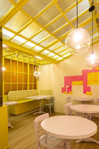 Auberge Jeunesse QBEDS Hostelにあるシーティングエリア