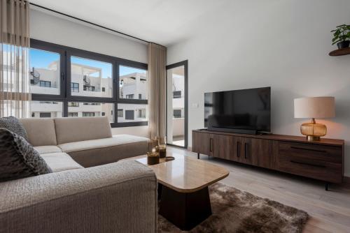 Casa Rosa - Prime Location with Pool and Parking