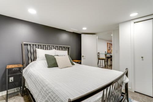 Stylish Seattle Apt with Sauna 6 Mi to Downtown!_2
