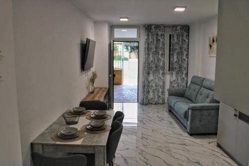 Calpe apartamento nuevo 1a línea playa piscina