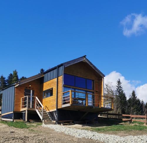 Το κτήριο όπου στεγάζεται  η παραθεριστική κατοικία