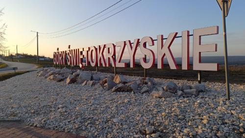 Φωτογραφία από το άλμπουμ του Domki Pod Łysicą- domki z basenem σε Krajno Pierwsze