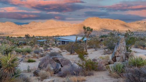Gallery image of Joshua Tree l Sunset Heights l Pool-Spa Above Park in Joshua Tree