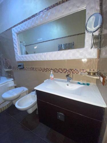 Bathroom sa CS LUXURY HOUSE 2.0