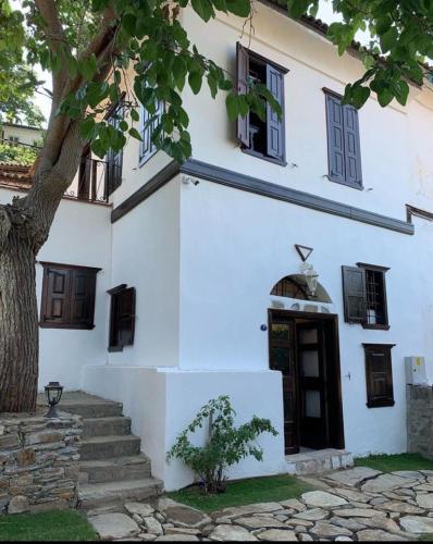 Το κτήριο όπου στεγάζεται  το ξενοδοχείο