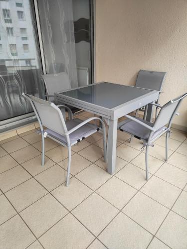 Fotografia z galérie ubytovania Appartement 2 Pièces avec une grande terrasse, 3 étoiles, Wifi, Box pour véhicule et vélos v destinácii Les Sables-dʼOlonne