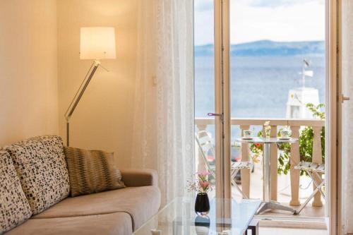 Apartment Riva Mare with Sea View in the center