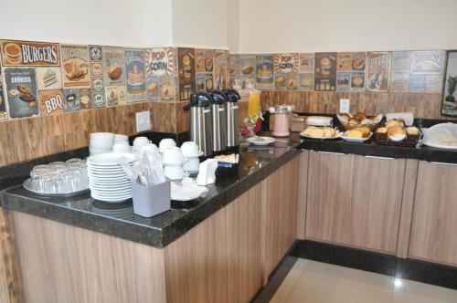Makanan di atau berdekatan hotel