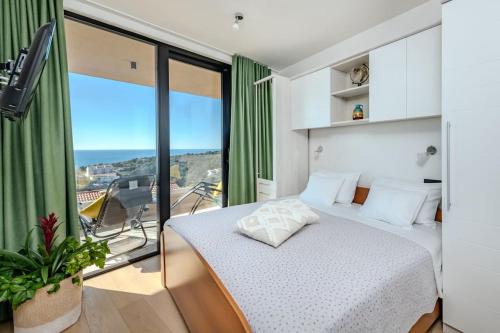 A3 Montovjerna - Panoramic Terrace Getaway