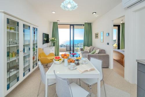 A3 Montovjerna - Panoramic Terrace Getaway