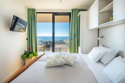 A3 Montovjerna - Panoramic Terrace Getaway