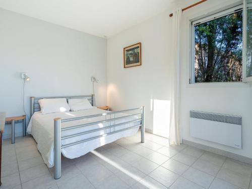 Ένα ή περισσότερα κρεβάτια σε δωμάτιο στο Tranquil holiday home with private pool