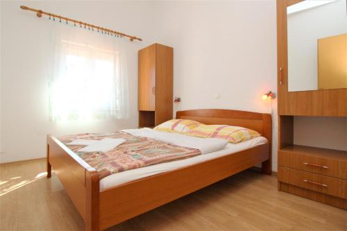 Apartments by the sea Baska, Krk - 22725