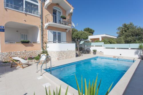 Kolam renang di atau dekat dengan Seaside family friendly house with a swimming pool Sevid, Trogir - 22724