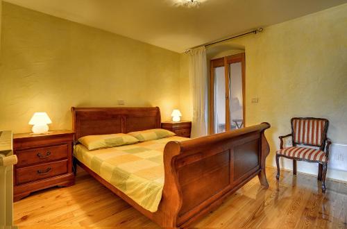 Family friendly house with a swimming pool Valtura, Pula - 22734