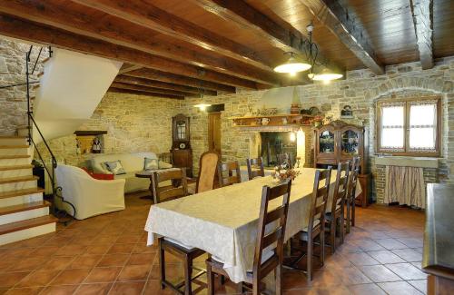 Family friendly house with a swimming pool Valtura, Pula - 22734