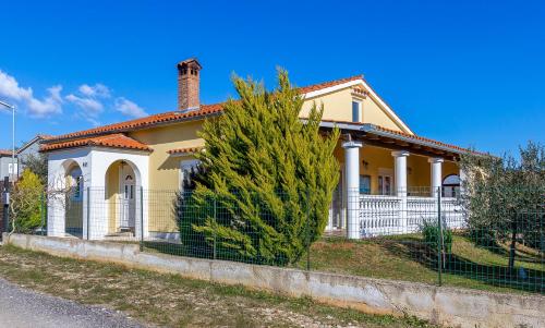 Holiday house with a parking space Liznjan, Medulin - 22761
