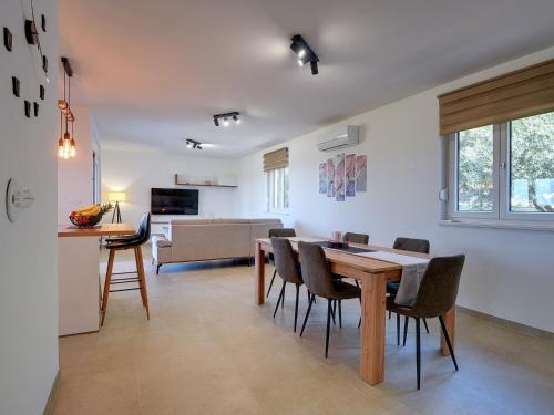 Holiday home with hot tub Valtura, Pula - 22784