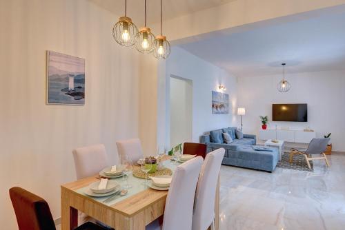 Apartments with parking space Valtura, Pula - 22791