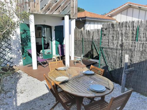 Appartement cosy, 4 pers, proche plages et centre, BBQ, parking, Wifi inclus - FR-1-239-943