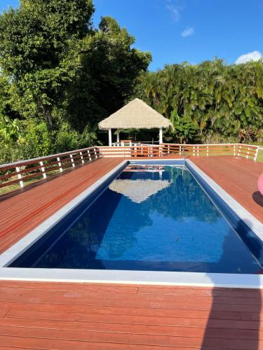 Bassein majutusasutuses Red Hibiscus Villas või selle lähedal