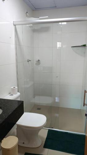 Ένα μπάνιο στο Apartamentos aconchegante Aki