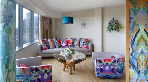 Гостиная зона в Radisson Collection Hotel, Royal Mile Edinburgh