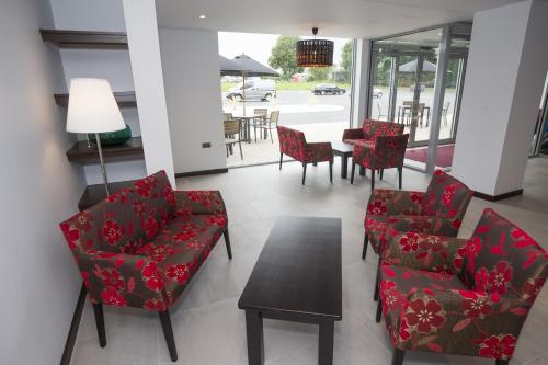 Ruang duduk di Ramada Milton Keynes
