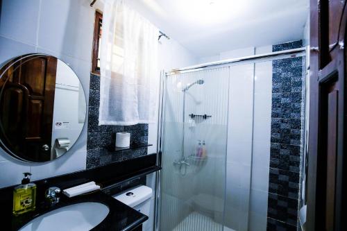 Vonios kambarys apgyvendinimo įstaigoje Doublegem Beach Resort and Hotel