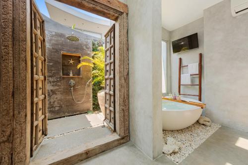 Ένα μπάνιο στο Villa Playa Samui