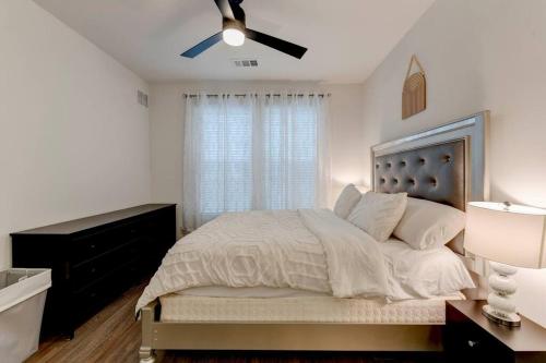 Posteľ alebo postele v izbe v ubytovaní Best Stylish Place called home @downtownATX