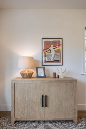 Galería fotográfica de Seaside Home Modern Retreat with Breathtaking Views and Beachside Charm en Half Moon Bay