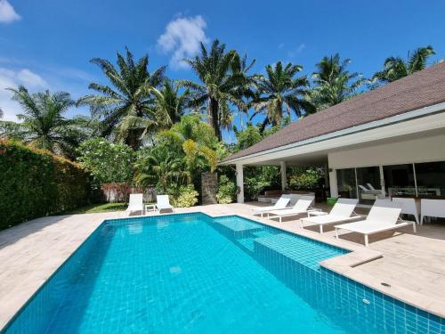 Piscina a Baan Lalle o a prop