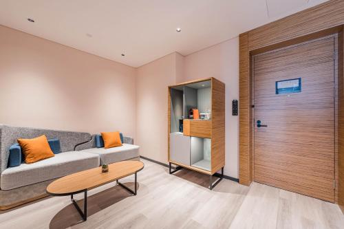 UrCove by HYATT Hangzhou Riverside CBDにあるシーティングエリア