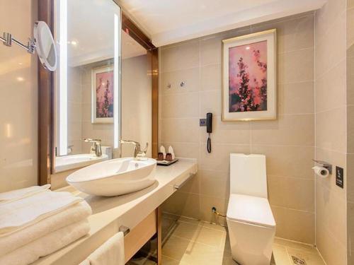 Kúpeľňa v ubytovaní Lavande Hotel Wuhan Houhu Avenue Xingye Road